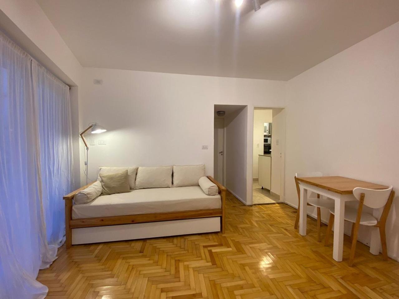 Luminoso 2 Ambientes Con Balcon En Recoleta Appartamento *